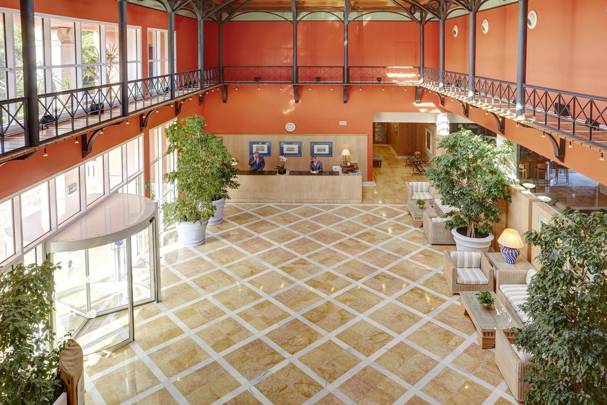Grupotel Playa Club Apart-hotel 4*