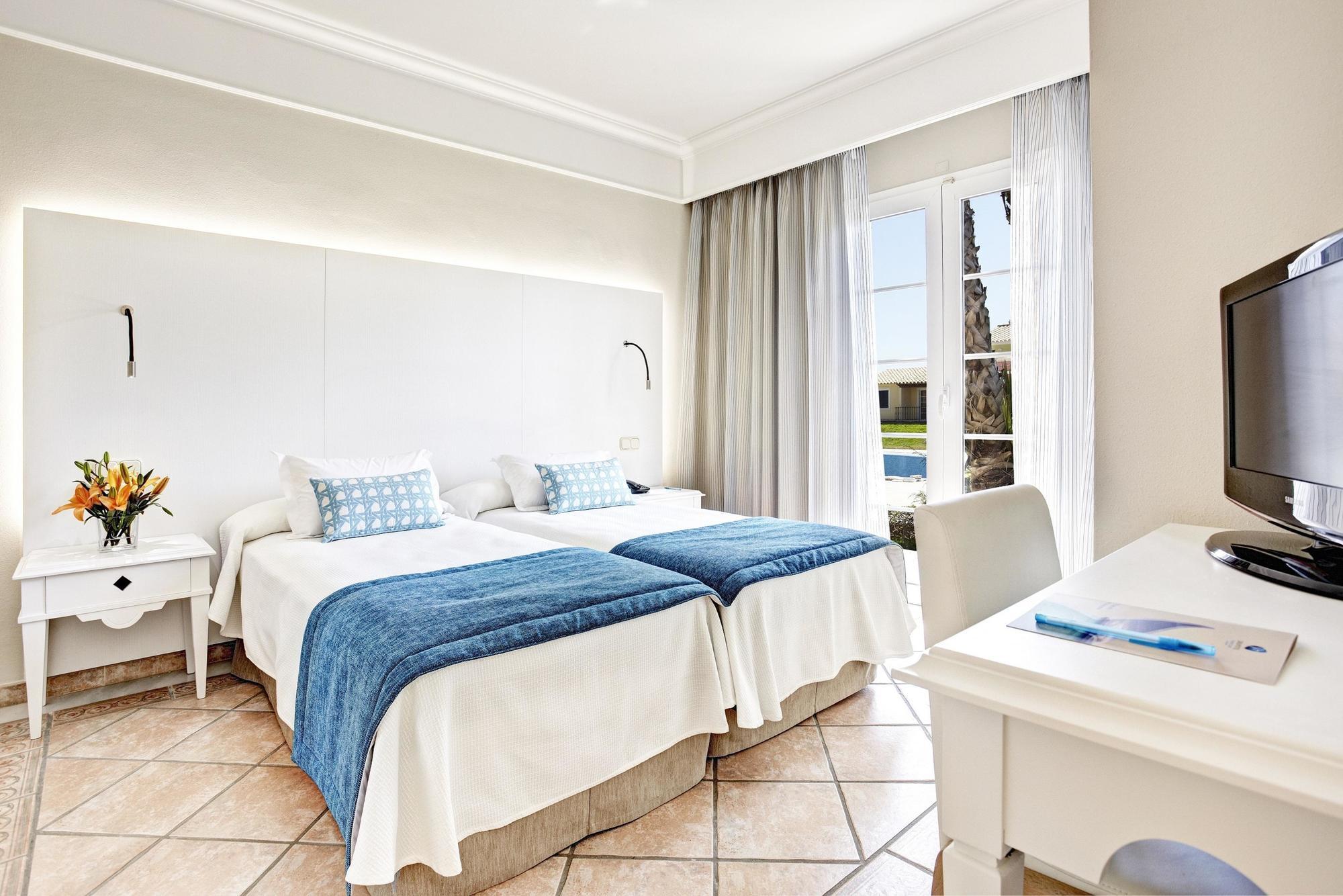 Grupotel Playa Club Apart-hotel Son Xoriguer